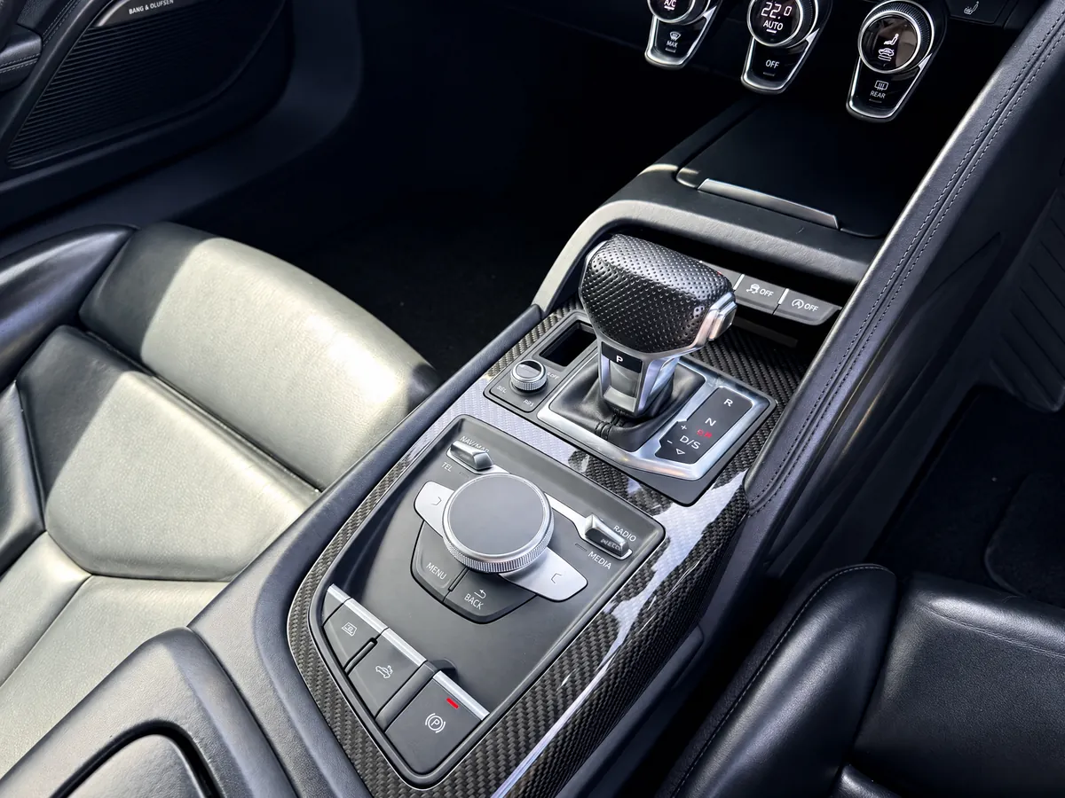 Centre console and gear selector of the Audi R8 Spyder available for hire in Suffolk